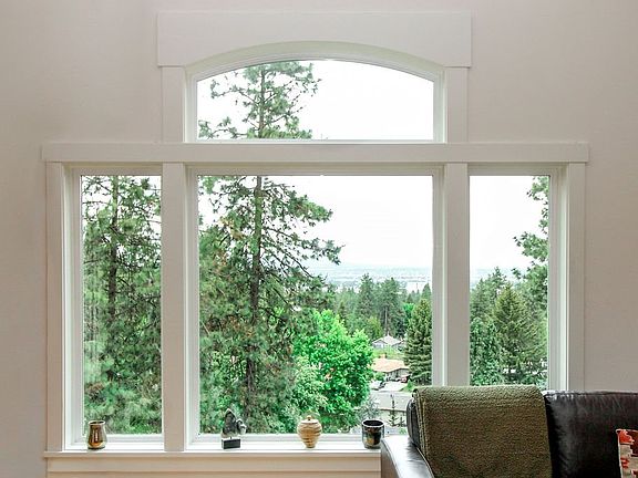 3rd image of 2045 S Parkwood Cir