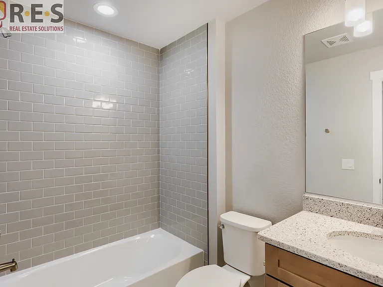 3659 Levy Park Dr — Photo 9