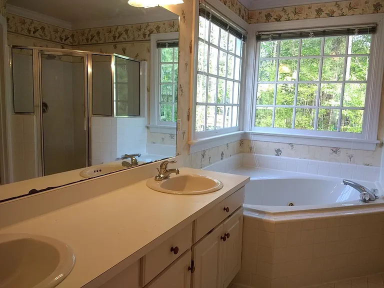208 Parkroyale Ln — Photo 8
