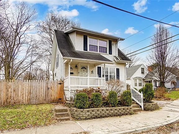 3rd image of 3200 Elliot Ave