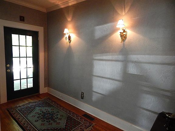4th image of 130 Elmwood Ave