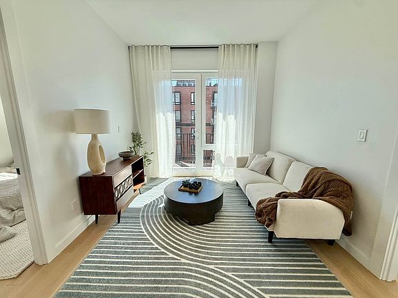 4th image of 960 Pacific St #2D
