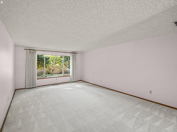2nd image of 2607 SE 152nd Ave