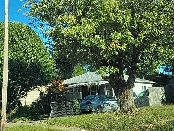 2nd image of 4664 Lotus Dr