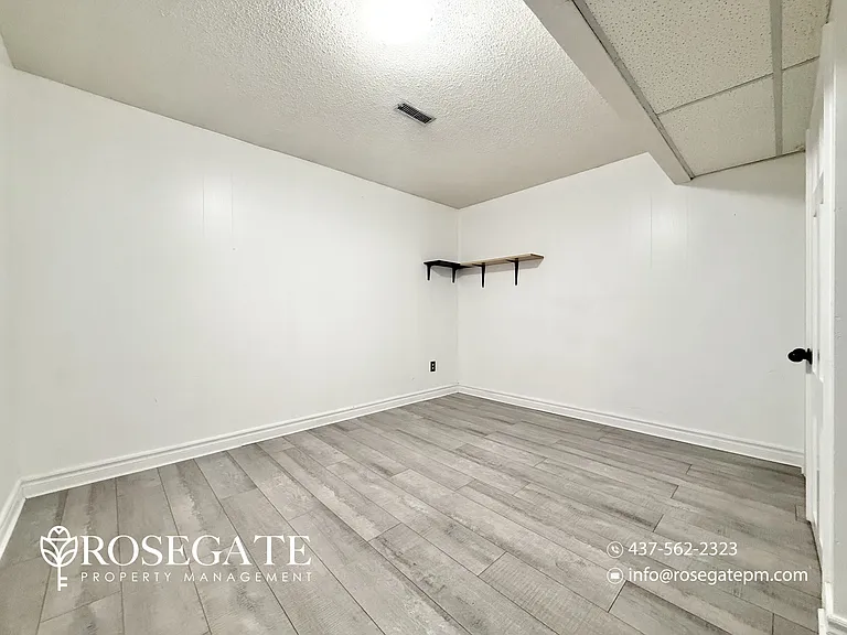 109 Rotary Dr — Photo 12