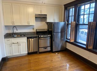 2936 N Racine Ave APT 1F, Chicago, IL 60657