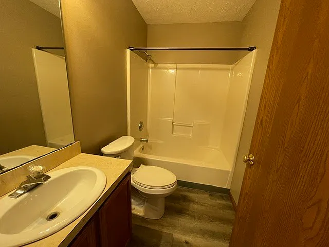 2 bed, 2.0 bath, 1082 sqft, $1,000 — Photo 4