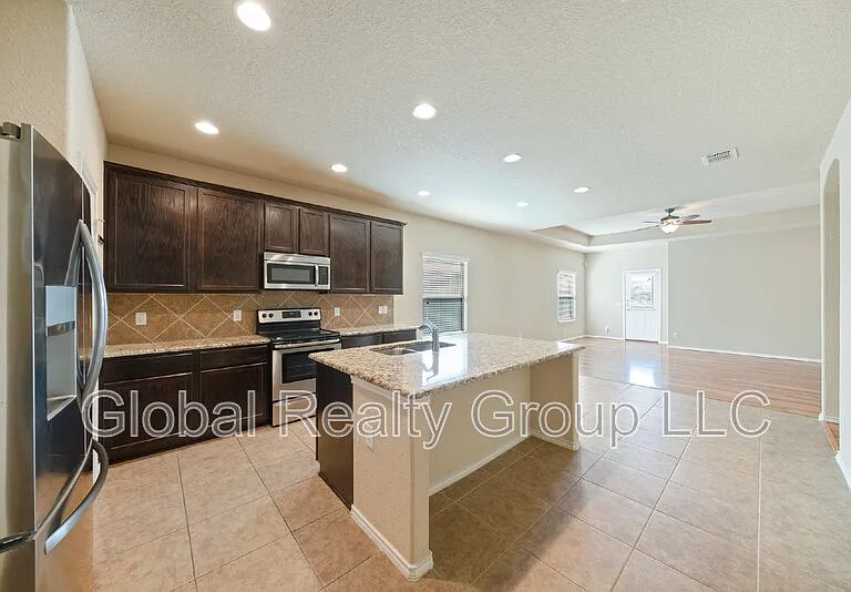 516 Stonebrook Dr — Photo 13