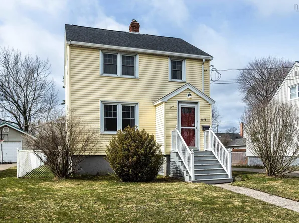 3058 Connaught Ave, Halifax, NS B3L 3A4