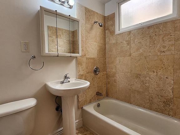 3rd image of 1801 Jackson St APT 6