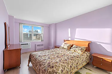 Sold by Thomas Lipovetsky, LREB