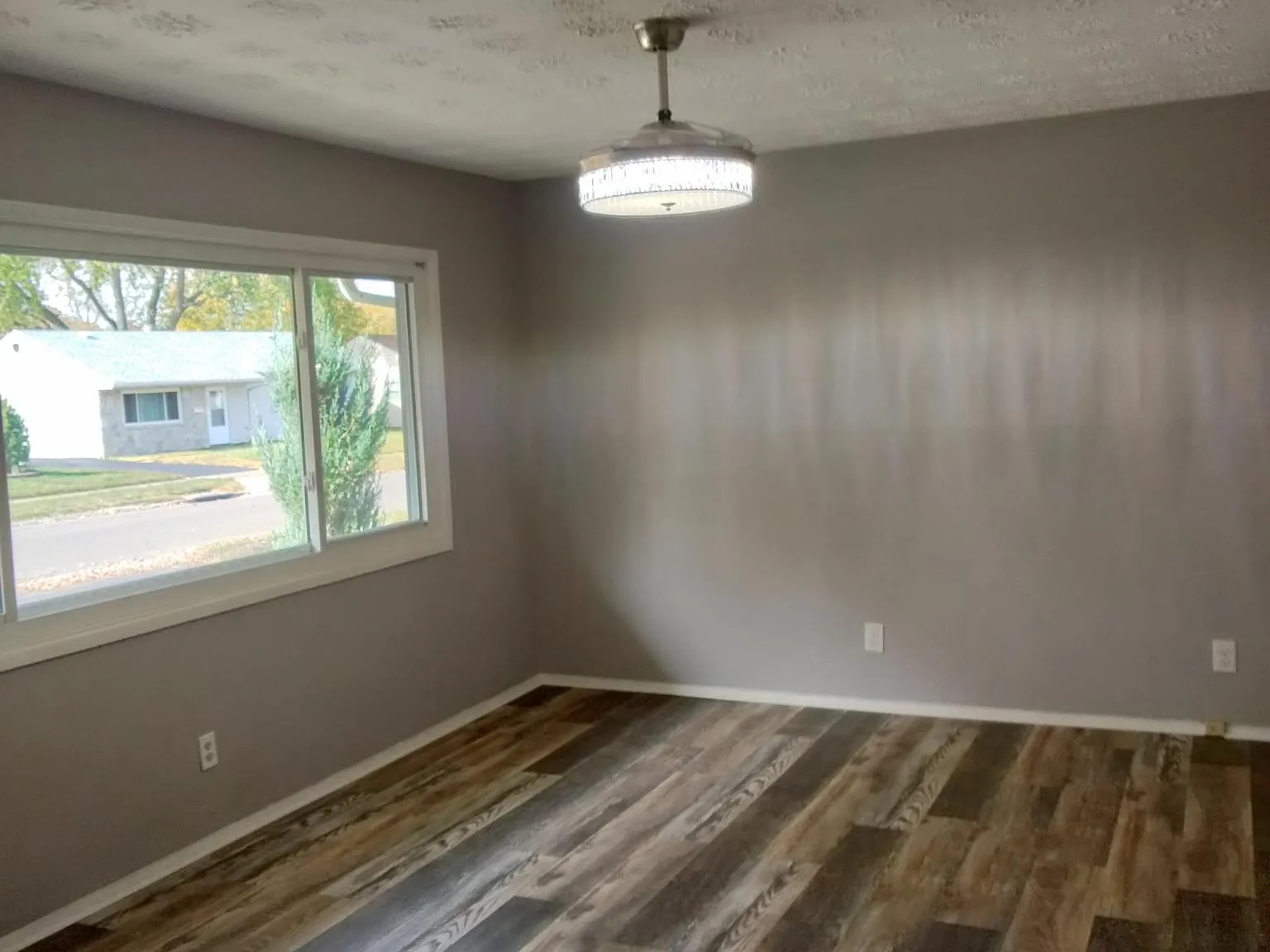 3 bed, 1008 sqft, $1,450 — Photo 3