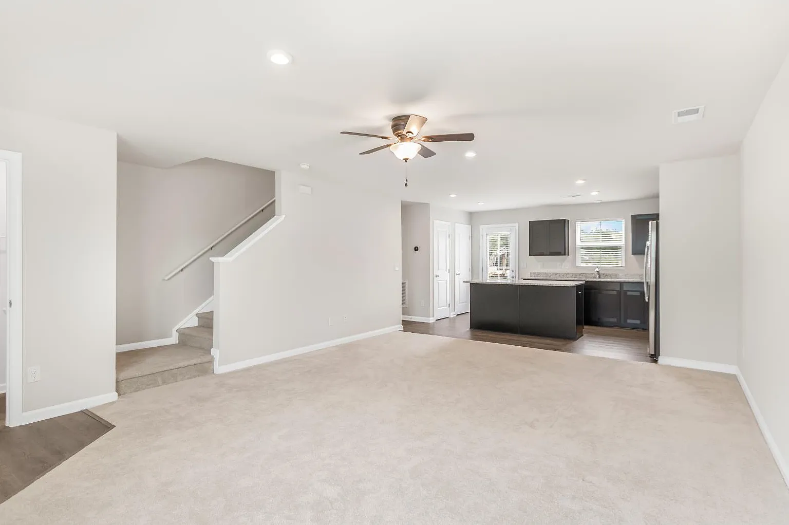 4 bed, 2.5 bath, 1680 sqft, $2,150 — Photo 3