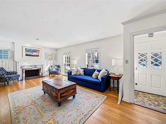 3rd image of 2476 Channing Rd