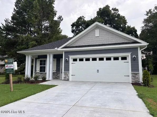 122 Boxwood Court, Wallace, NC 28466