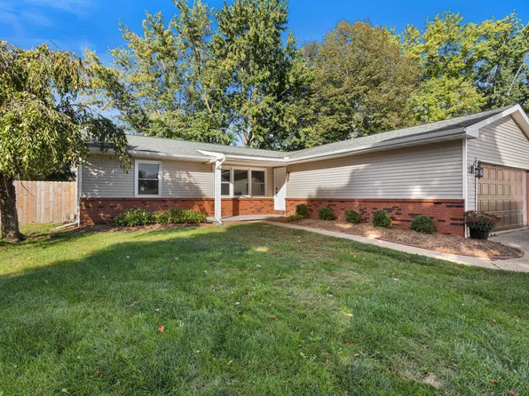 2507 Grange Dr, Urbana, IL 61801