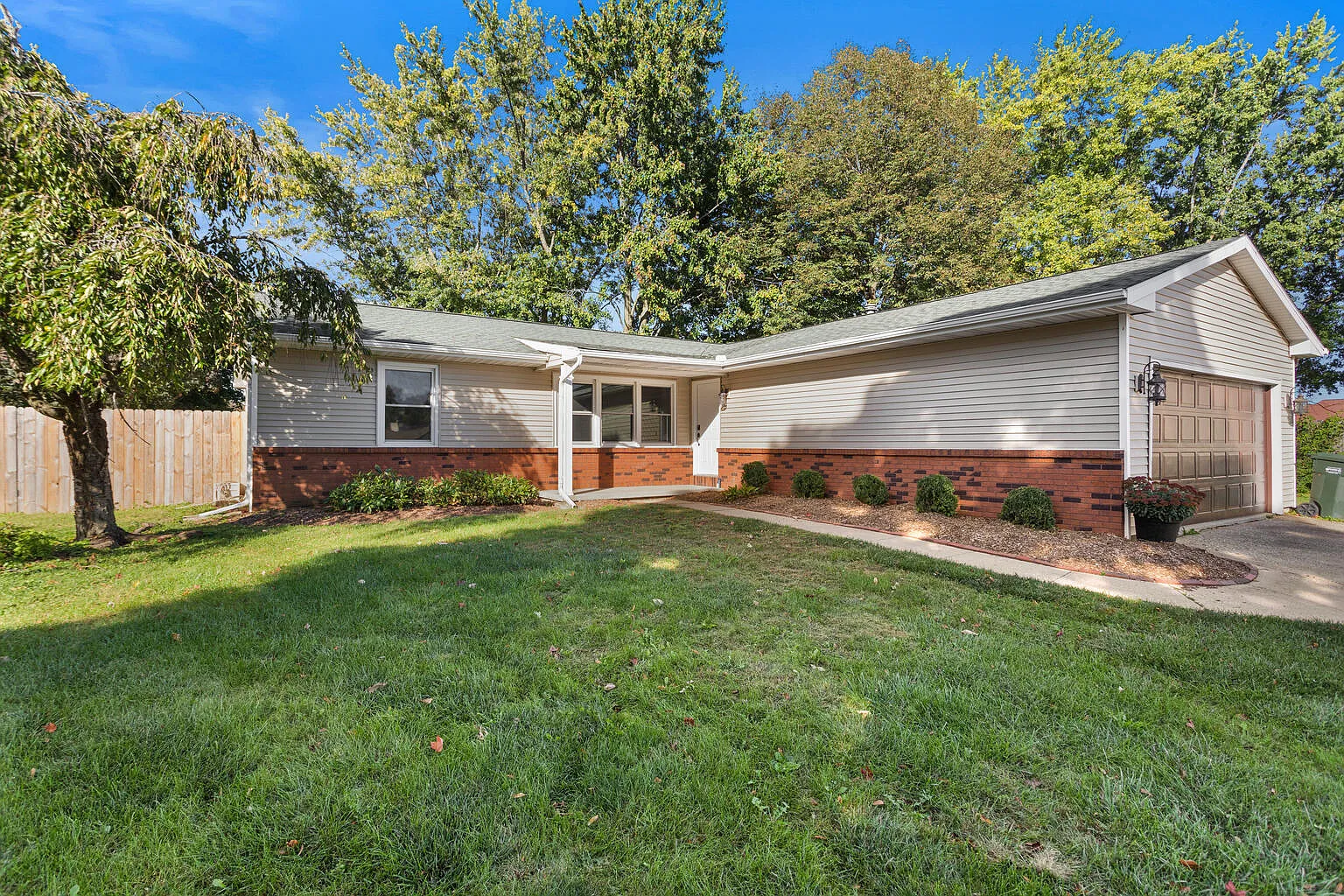 2507 Grange Dr photo 1