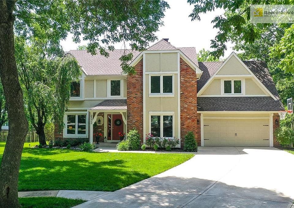 Welcome Home!  Beautiful front elevation, new driveway and paint