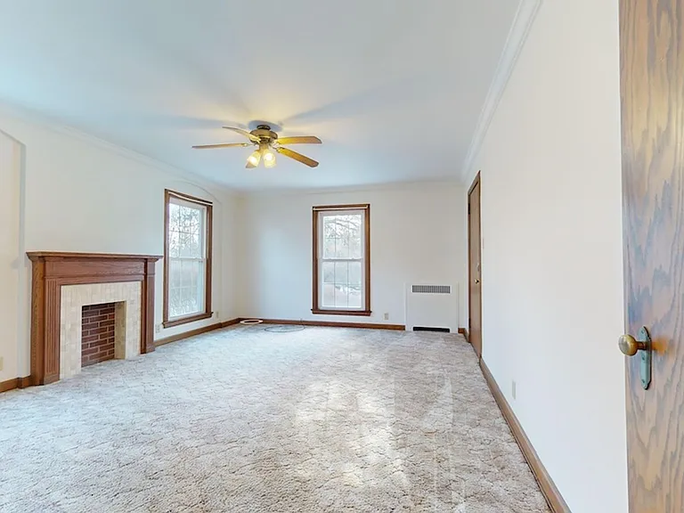 596 Bigelow Rd — Photo 7