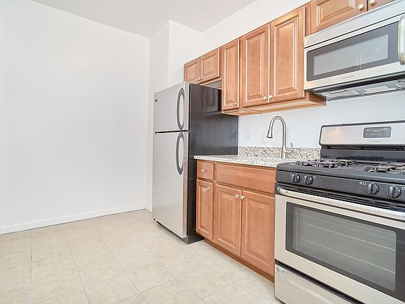 3rd image of 3410 84th St APT E1