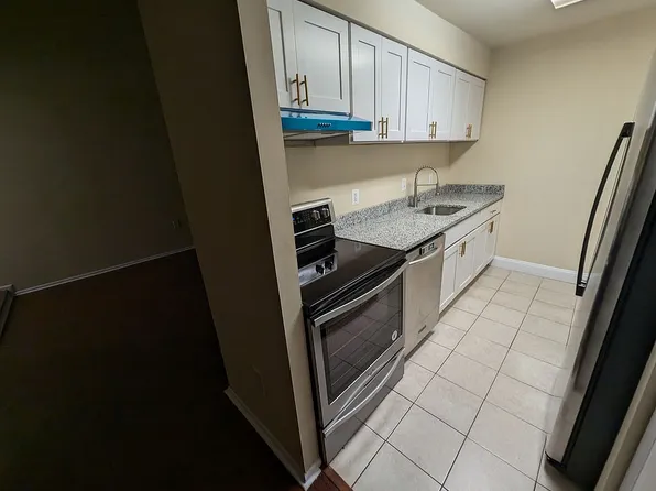 415 Christopher Ave APT 31, Gaithersburg, MD 20879