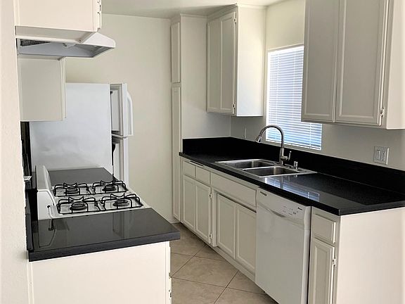 3rd image of 3603 Vinton Ave #206