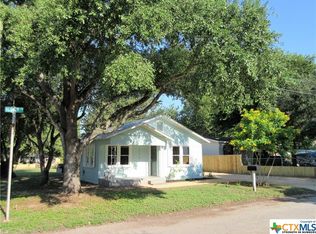 322 Blanco St, Luling, TX 78648
