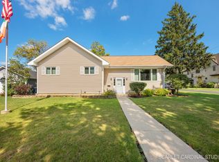 204 W Harding Rd, Lombard, IL 60148