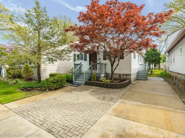 325 W Chesterfield St, Ferndale, MI 48220
