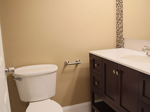 4th image of 2199 Bull Run Ct
