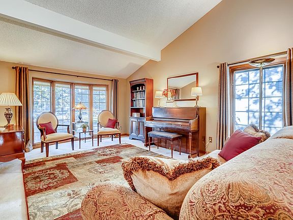 5th image of 8173 Estes Cir