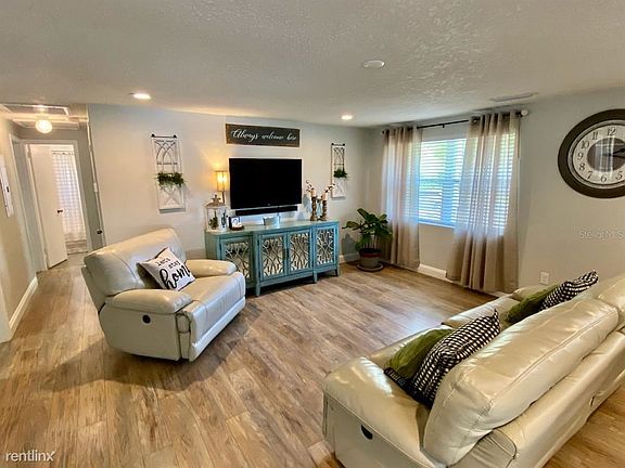 5th image of 230 Agua Vista St
