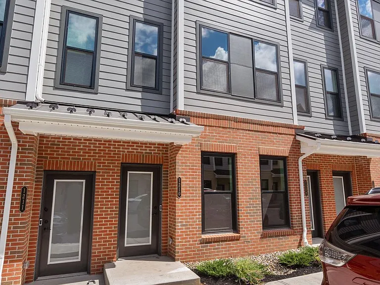 1210 Parker Blvd — Photo 4