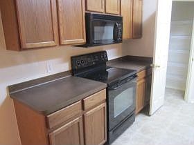 5th image of 414 Willow Grove Dr