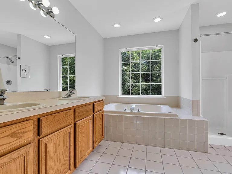 333 Nighthawk Ln — Photo 32