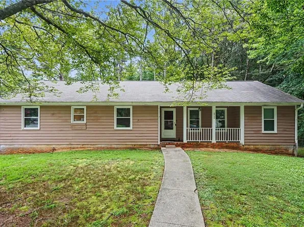2726 Ravenwood Dr, Snellville, GA 30078