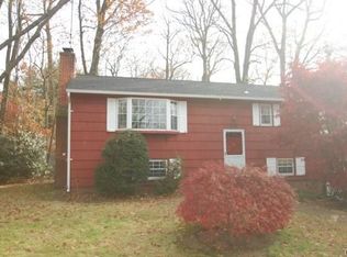 30 Valley View Rd, Norwalk, CT 06851