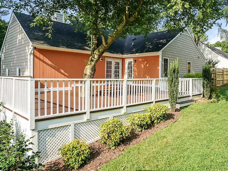 2100 Havering Pl — Photo 16