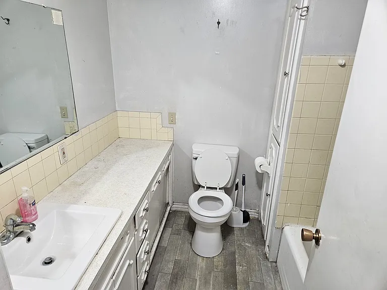 2125 Baltic Ave — Photo 7