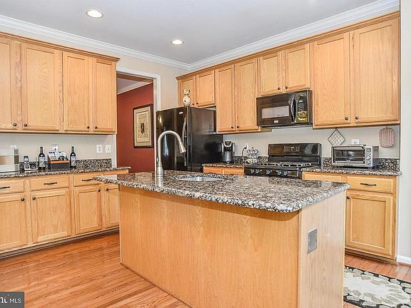 5th image of 4115 Oak Village Lndg