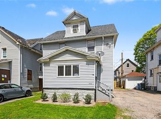 210 Roycroft Dr, Rochester, NY 14621