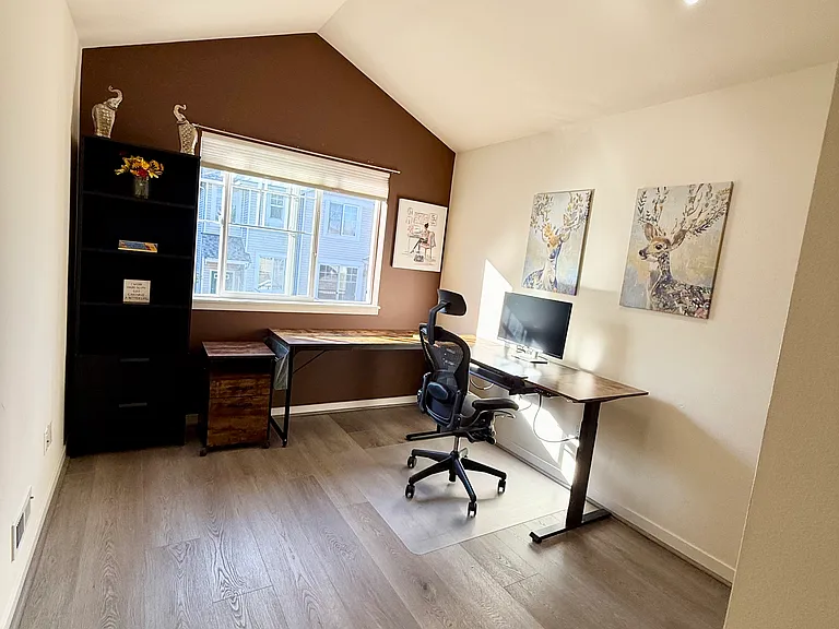 Guest room 2 / office room