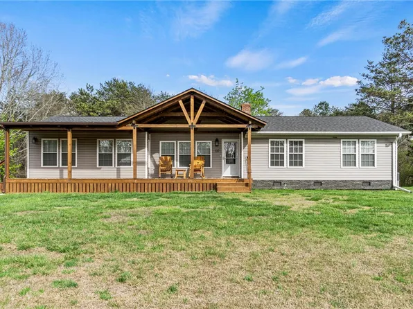 137 Valley Dr, Liberty, SC 29657