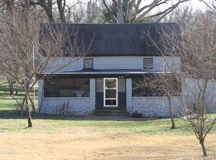 1317 E McKinney St, Neosho, MO 64850