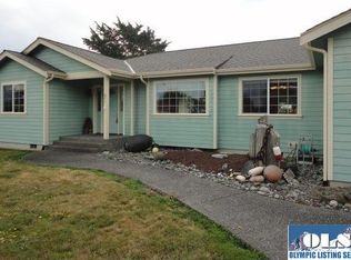 671 W Anderson Rd, Sequim, WA 98382