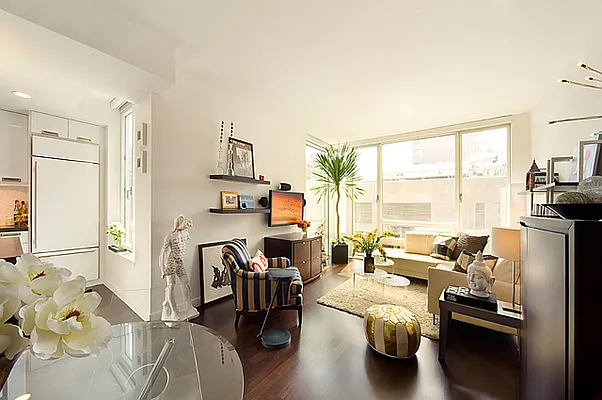 Rented by CORE | media 3