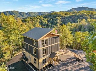619 Dutch Way, Pigeon Forge, TN 37863