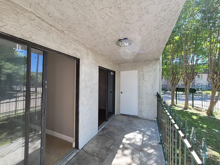 2814 S Bartell Dr #10 — Photo 17