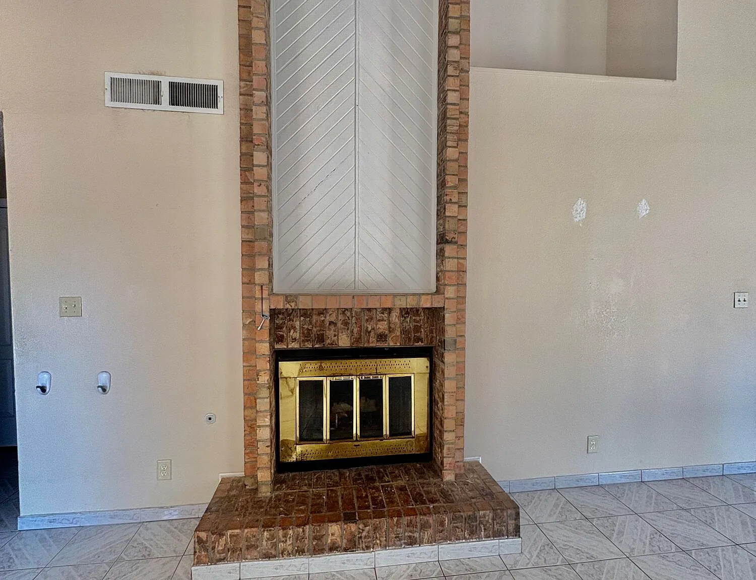 3 bed, 2.0 bath, 1277 sqft, $1,650 — Photo 3