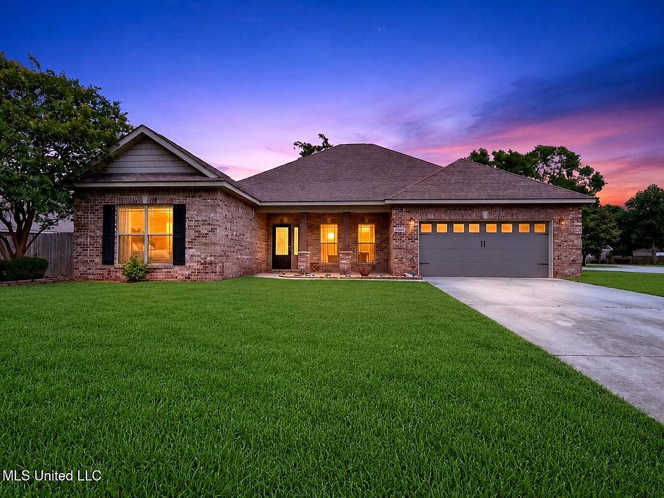 1st image of 456 Tuscano Ln
